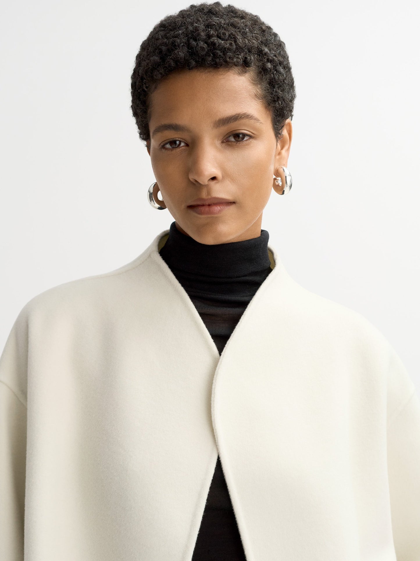 Short Jacket in Feather White