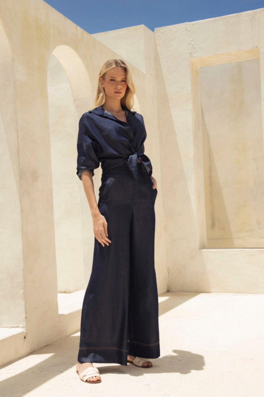 Nos Hablan Blouse in Navy