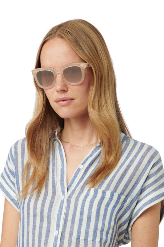 Jena in Blonde Mirrored