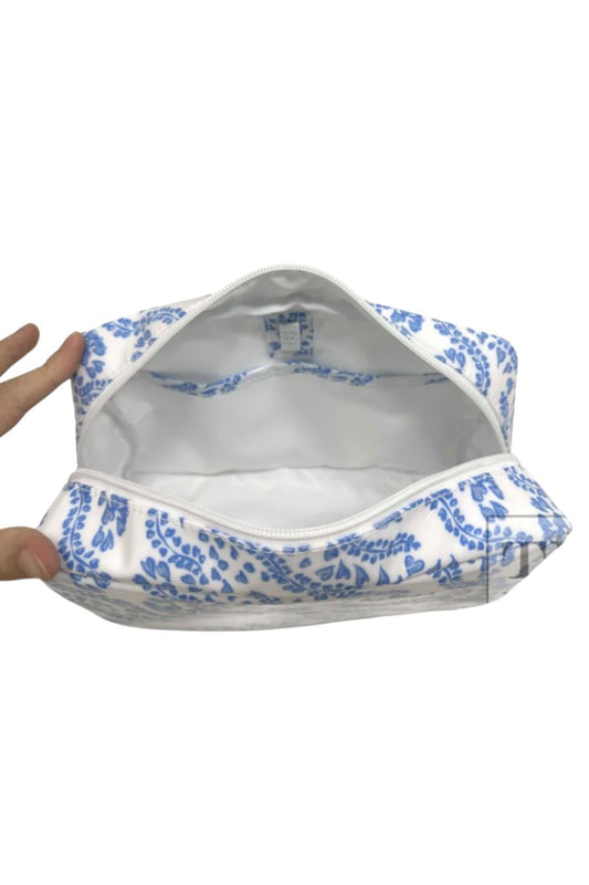 Luxe Gloss Wash Bag Large in All Heart Blue