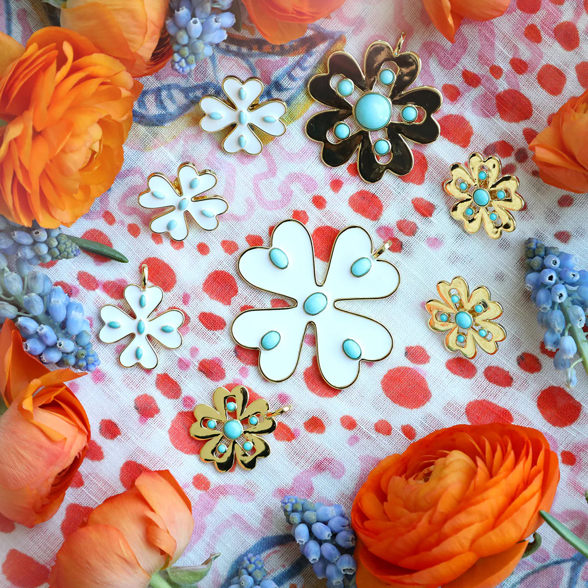 Majorelle Stud in Turquoise