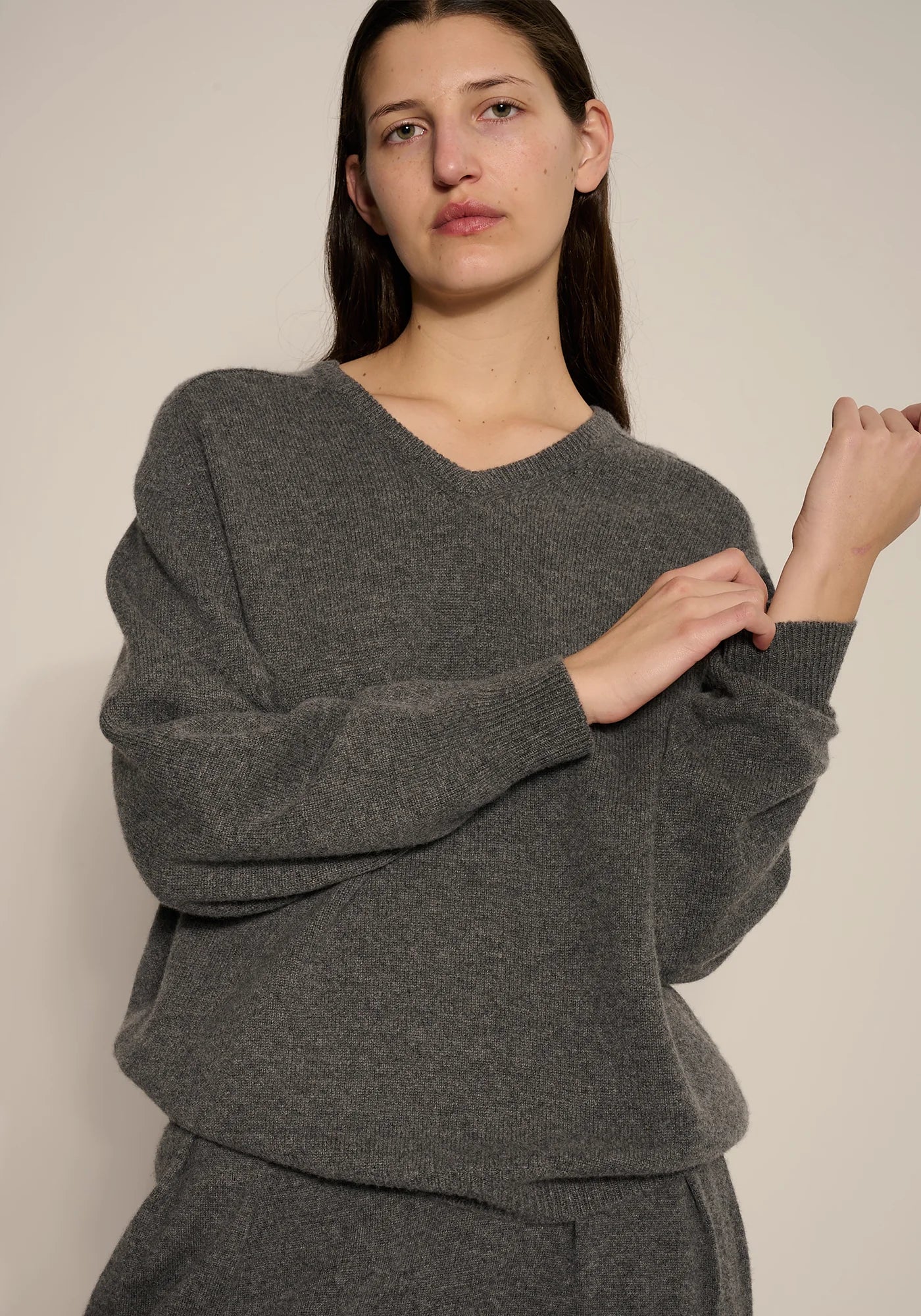 Jovie Cashmere Sweater in Dark Heather Grey
