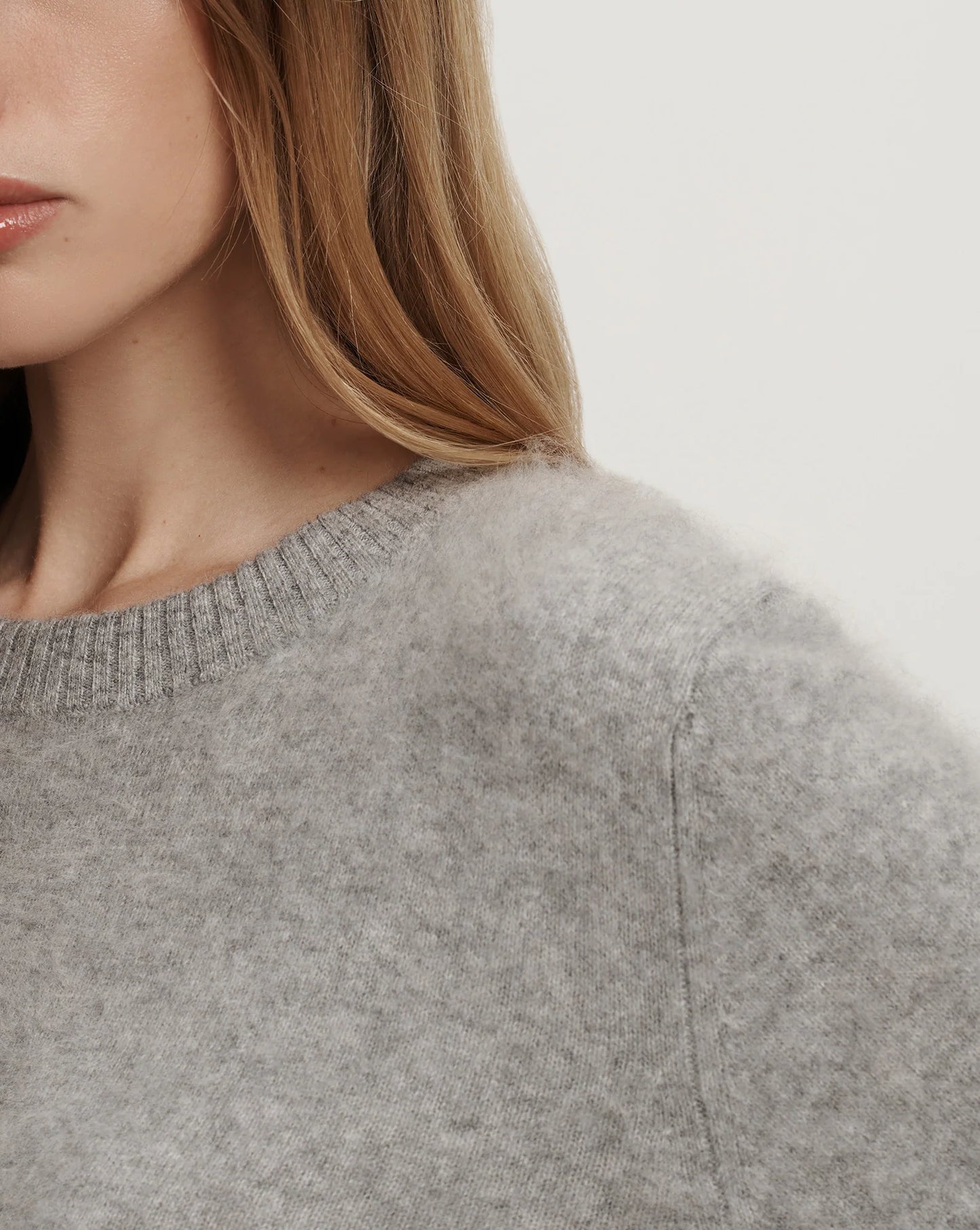 Pippen Brushed Cashmere Pullover in Heather Grey