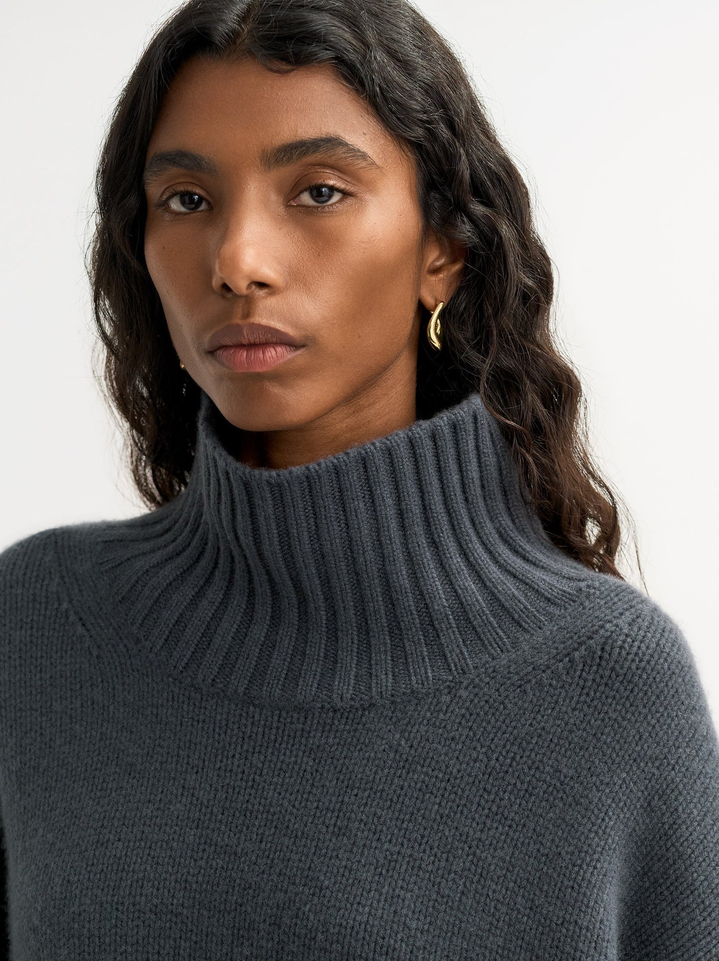 Girlfriend Turtleneck in Anthracite