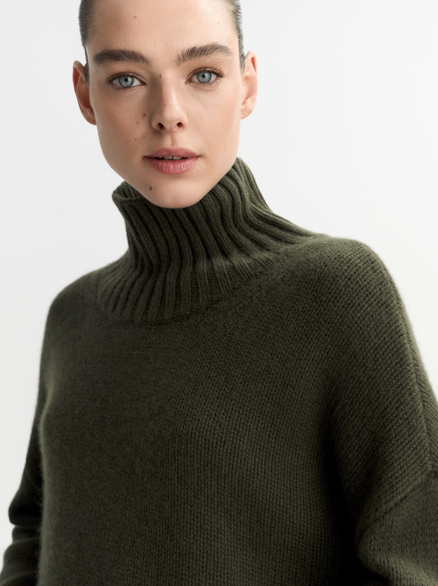 Girlfriend Turtleneck in Olive