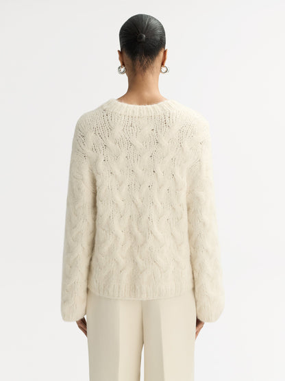 Chunky Cable Knit in Feather White