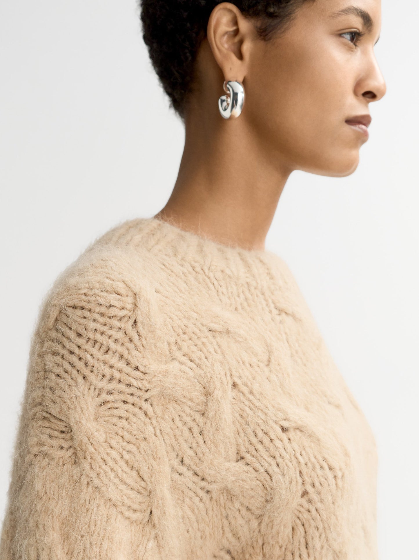 Chunky Cable Knit in Light Camel