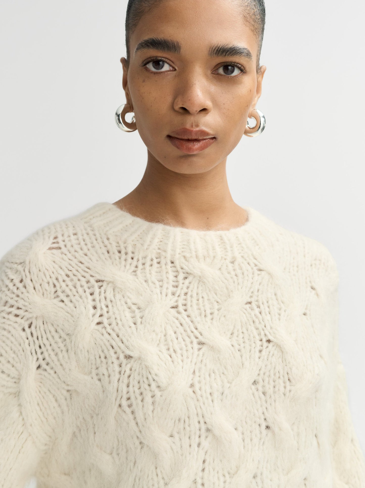 Chunky Cable Knit in Feather White