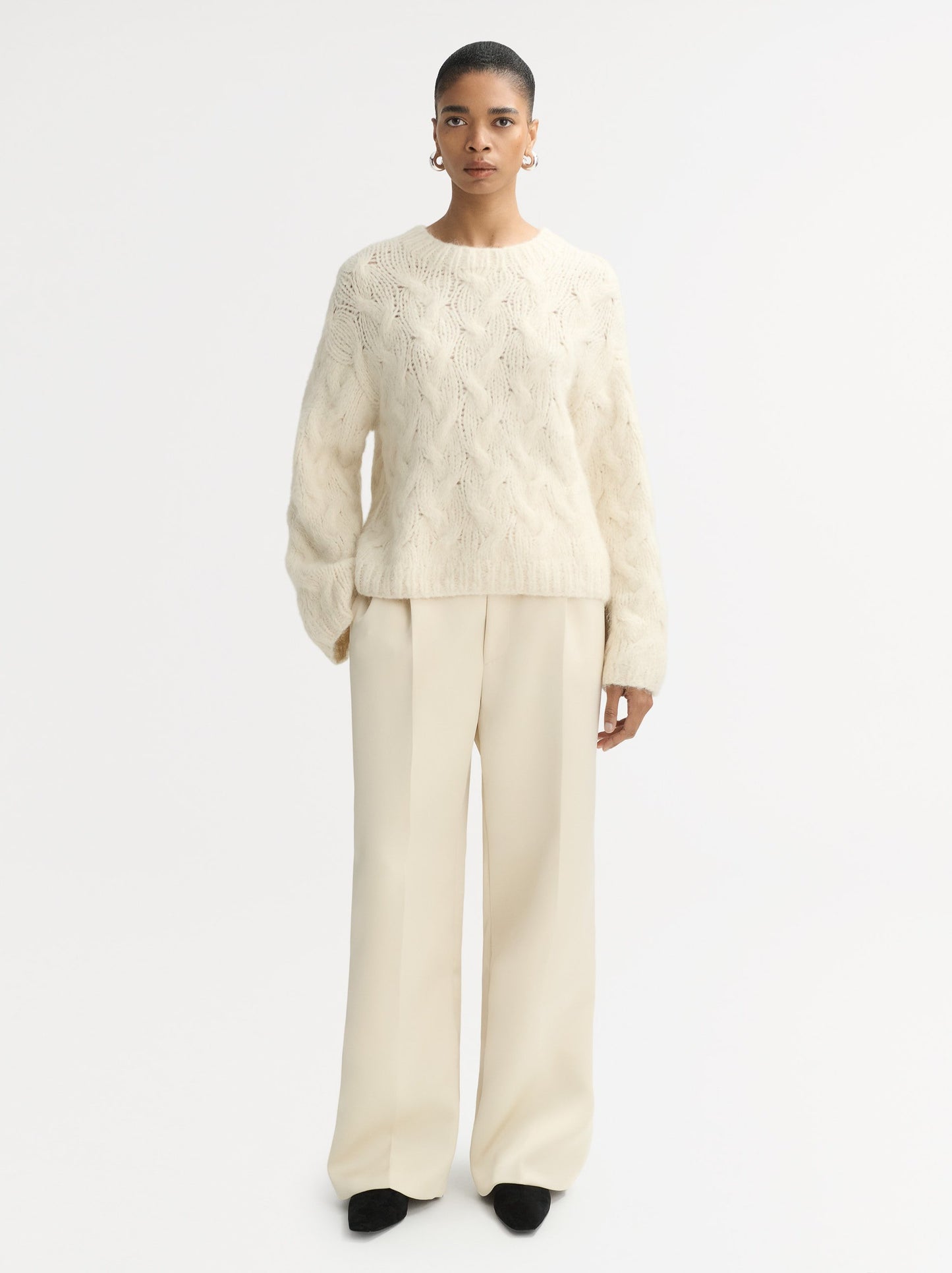 Chunky Cable Knit in Feather White