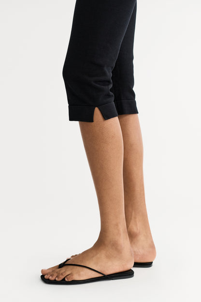 Capri Pant in Black