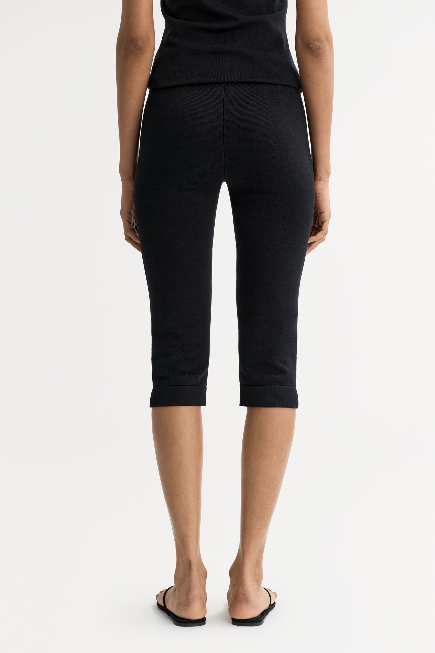 Capri Pant in Black