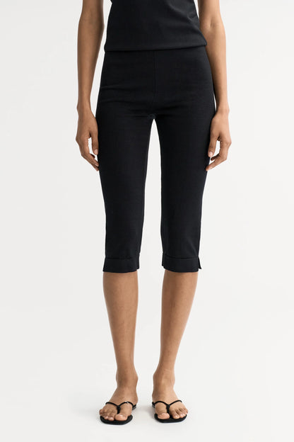 Capri Pant in Black