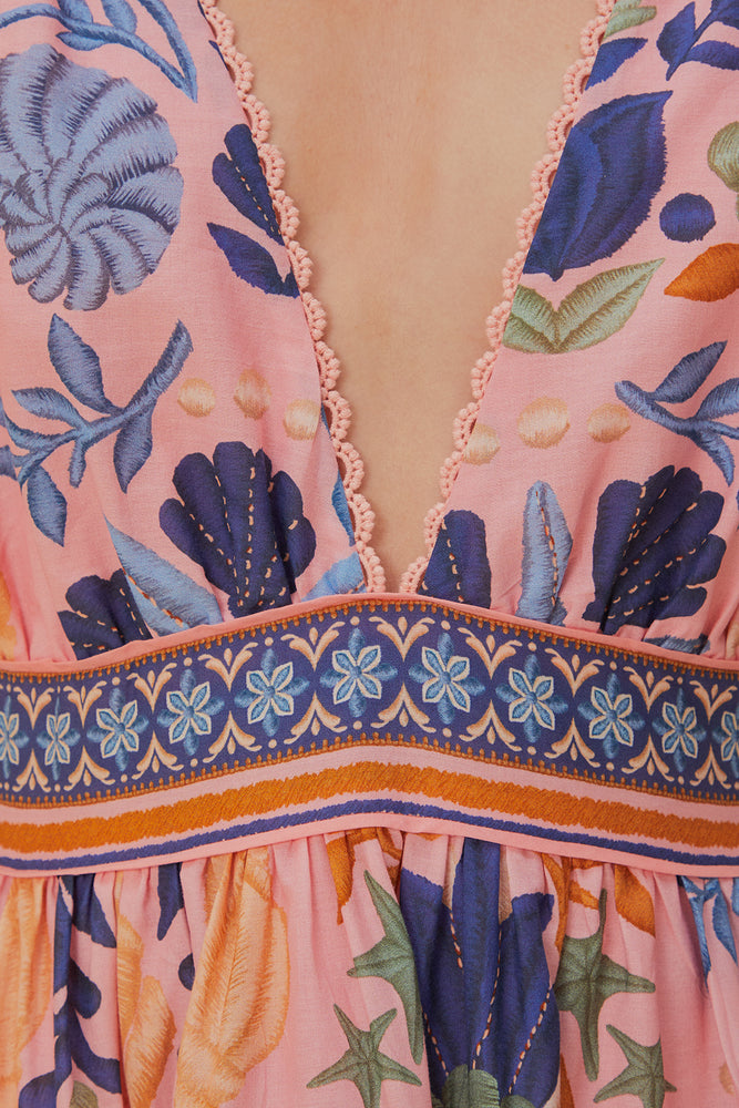 Seashell Tapestry Midi Dress in Pink