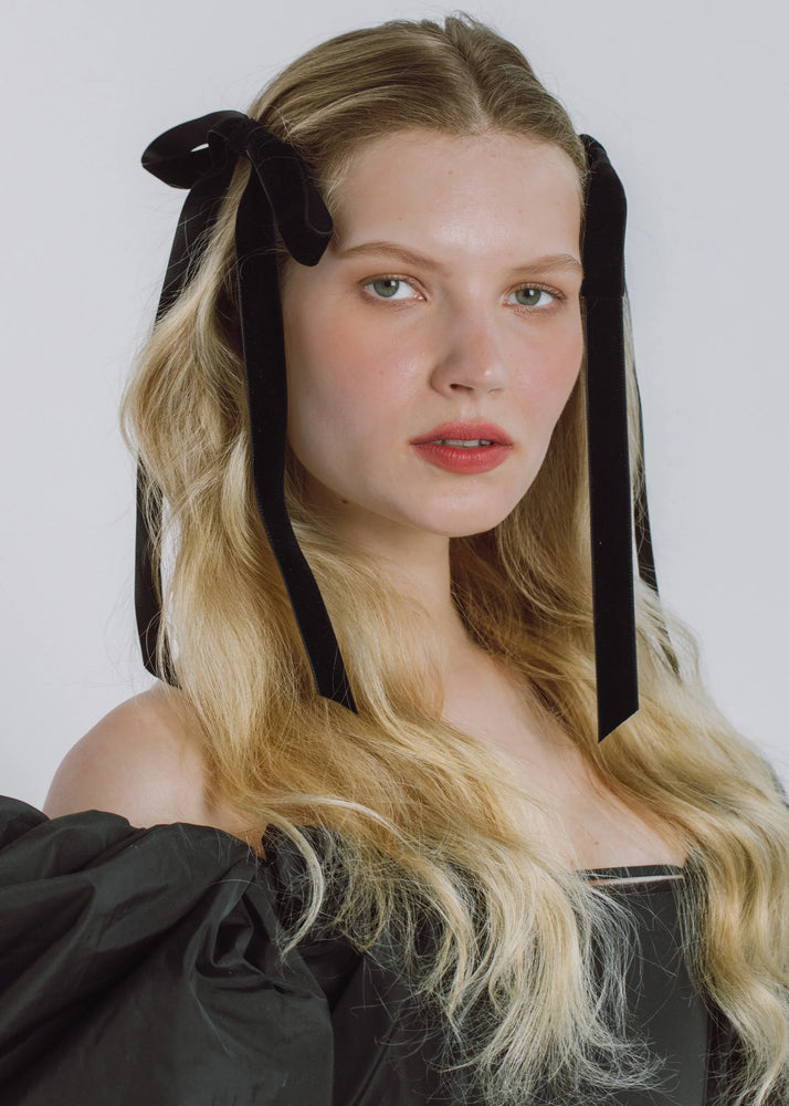 Aida Velvet Bow Barrette in Black