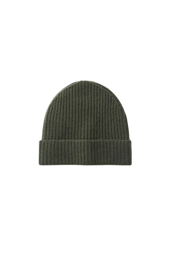 Classic Beanie in Hunter Green