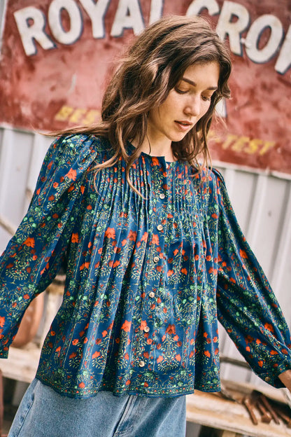 Daphne Top in Midnight Garden