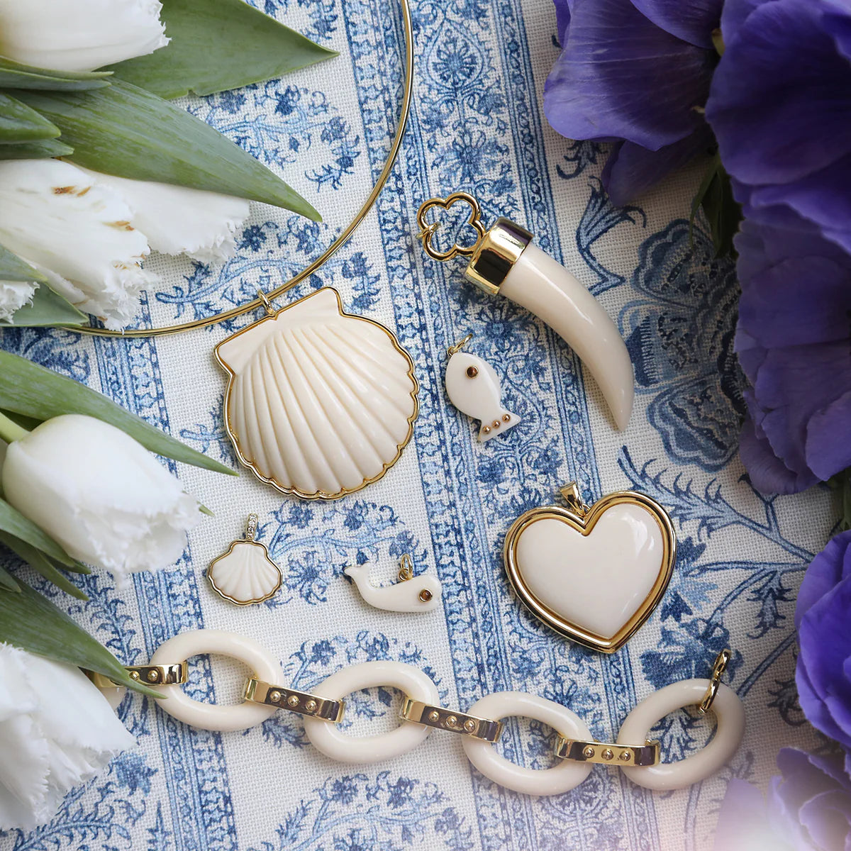Ivory Link Bracelet in Gold