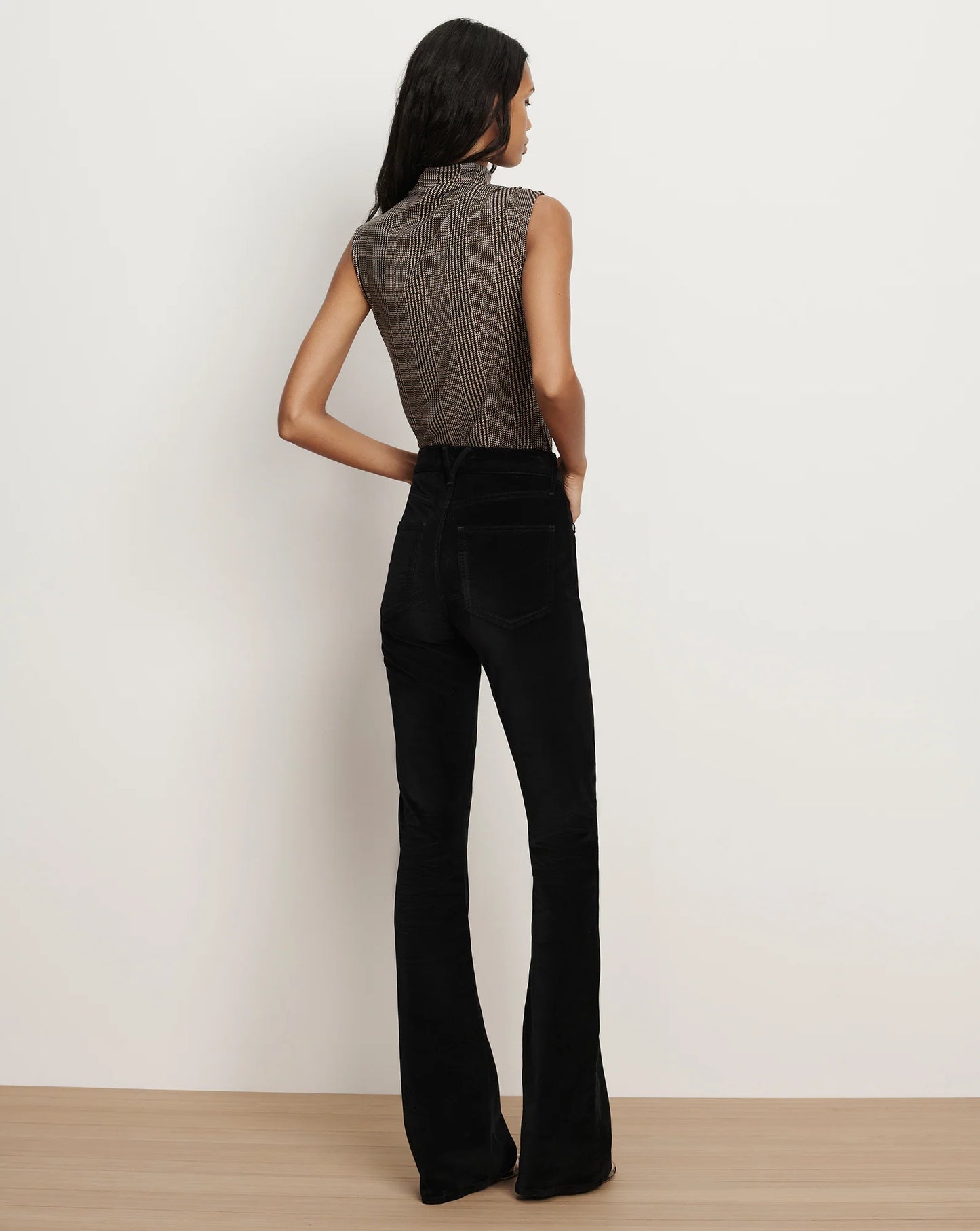 Beverly Velvet Skinny-Flare Pant in Black