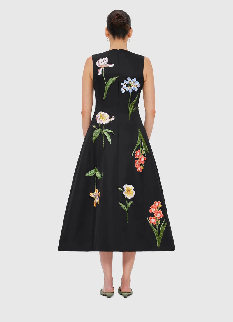 Cleo Embroidered Sleeveless Midi Dress in Botanical Print in Ebony