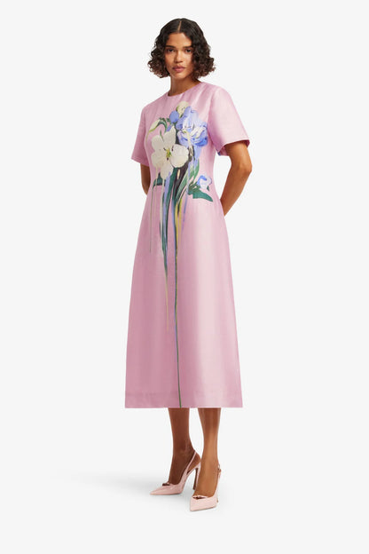 Caroline Short Sleeve Midi Dress in Bouquet Print in Pastel Pink