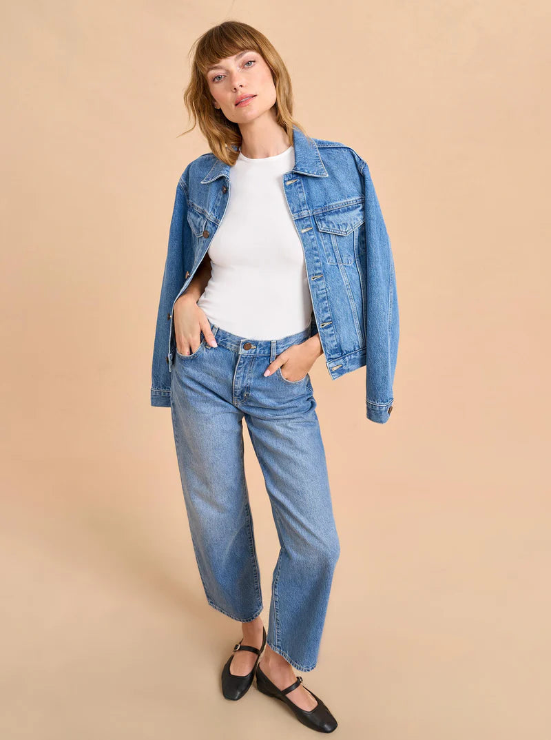 Marilyn Mid-Rise Barrel Jean in Walter