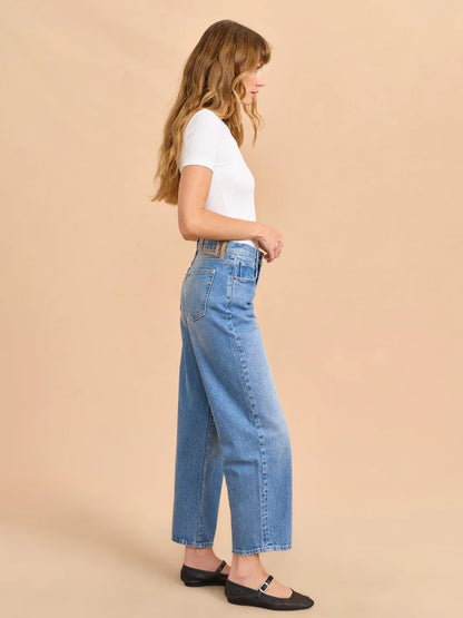 Marilyn Mid-Rise Barrel Jean in Walter