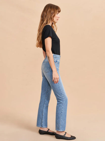 Molly High-Rise Straight Jean in Walter