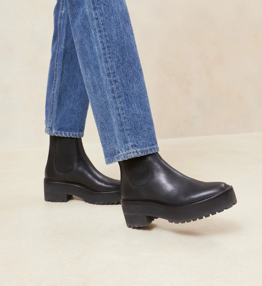 
            
                Load image into Gallery viewer, Reggie Chelsea Boot in Black
            
        
