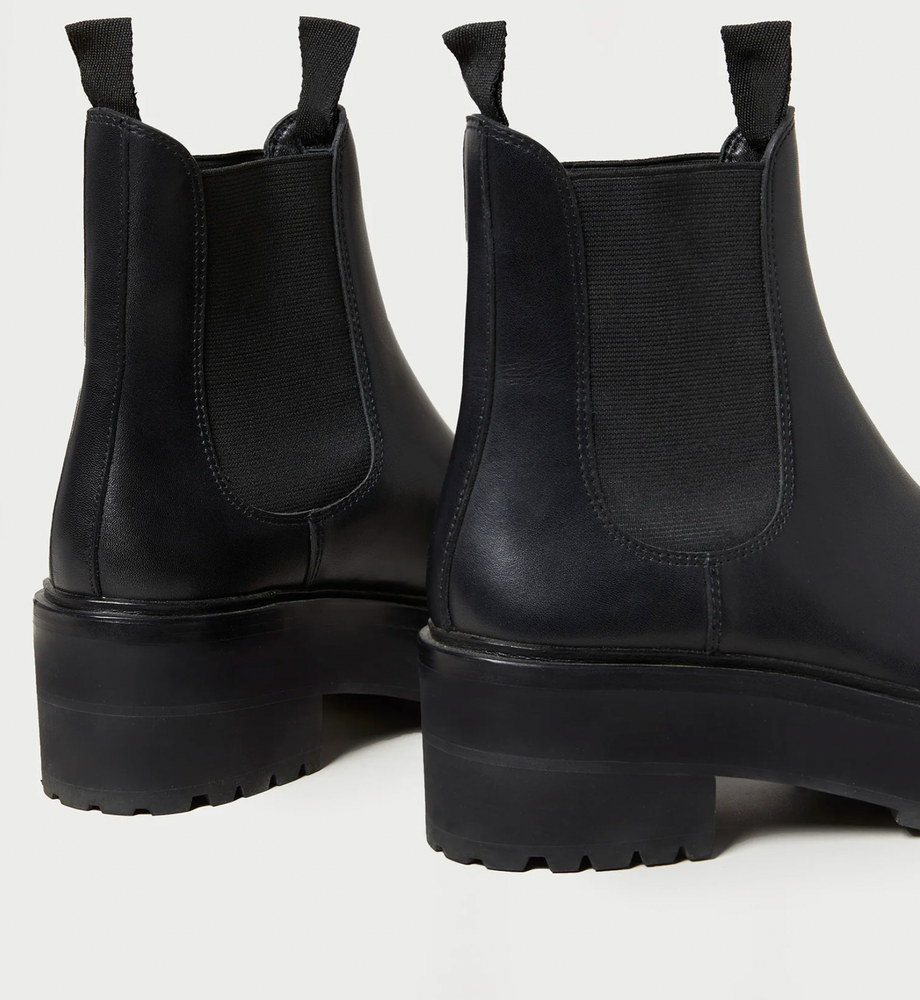 
            
                Load image into Gallery viewer, Reggie Chelsea Boot in Black
            
        