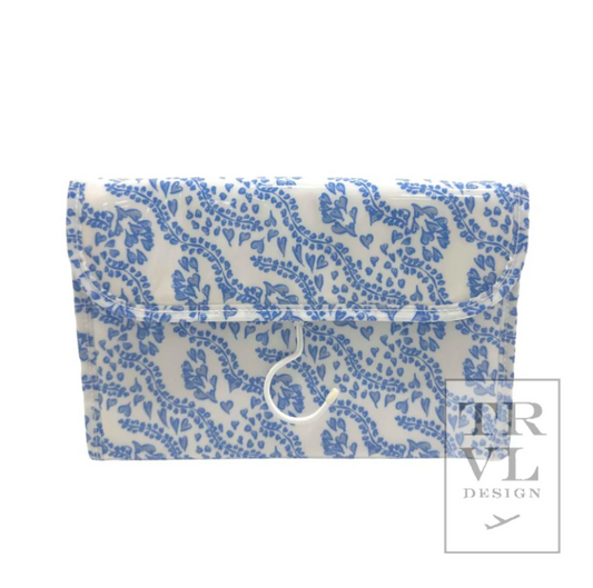 Luxe Gloss Hanging Toiletry Case in All Heart Blue