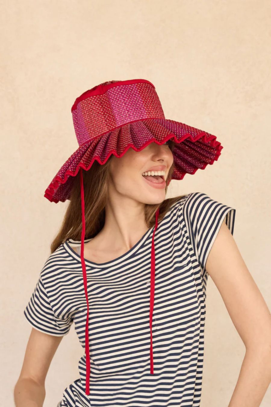 Love Heart Island Capri Hat in Berry