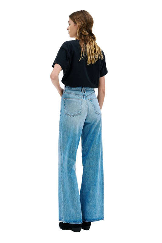 Eva in Daytime Wanderer