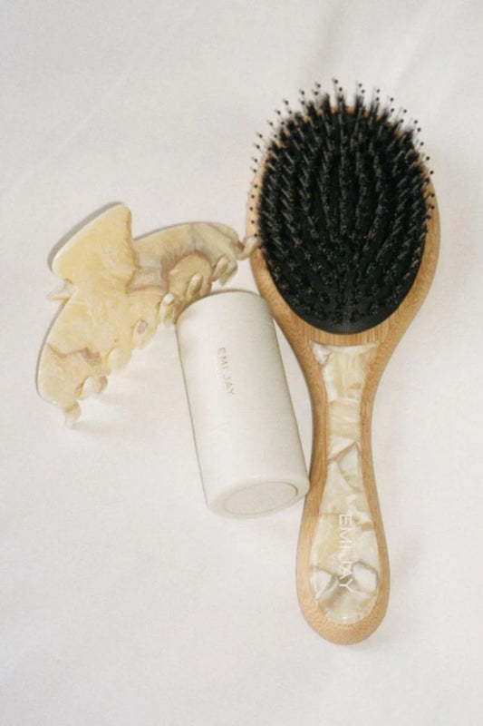 Flat Brush in Chantilly