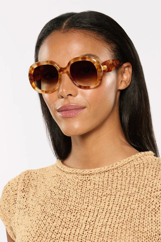 Chloe in Blonde Amaro