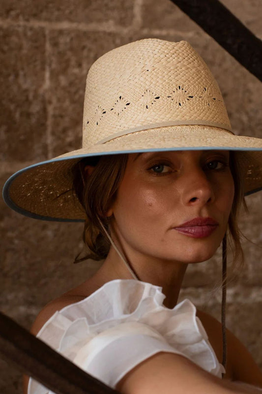 Large Fiji in Natural/Sky