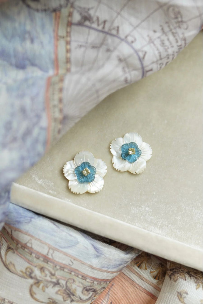 Grand Mother of Pearl and London Blue Studs