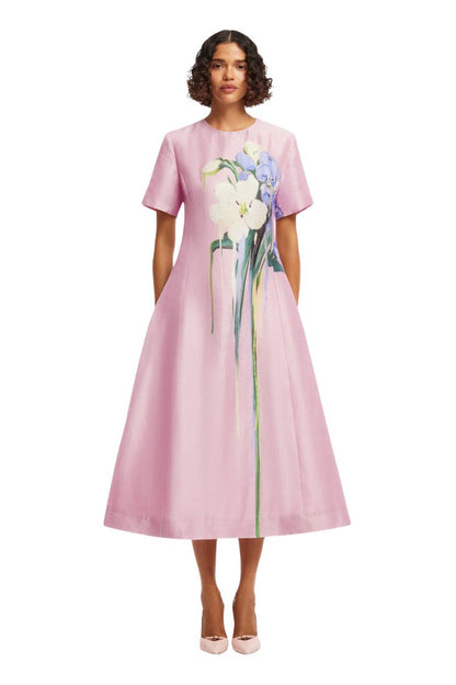 Caroline Short Sleeve Midi Dress in Bouquet Print in Pastel Pink
