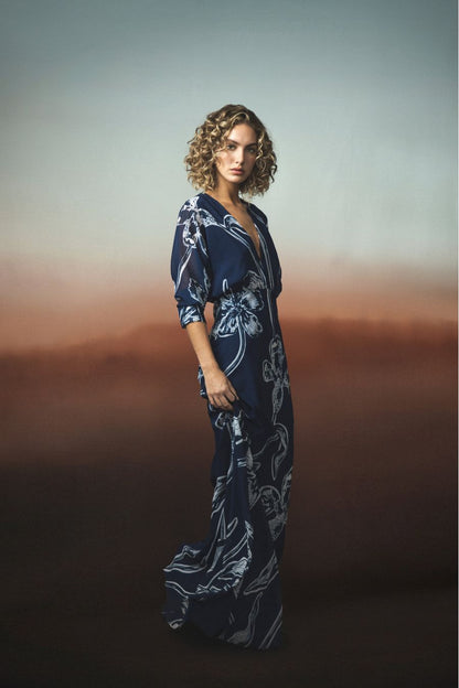 Gestos in Navy Lilies