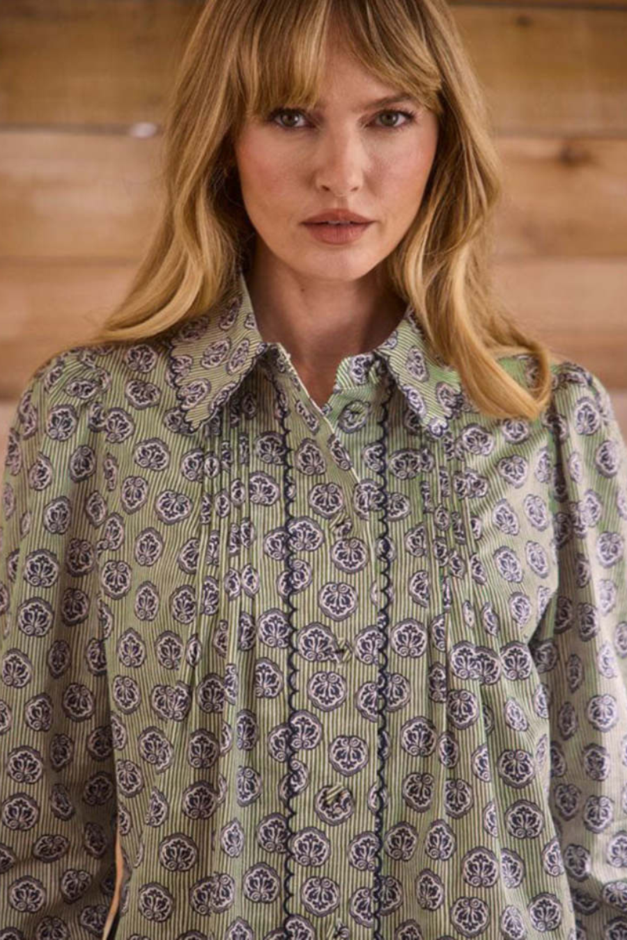 James Shirt in Navy Bird Block