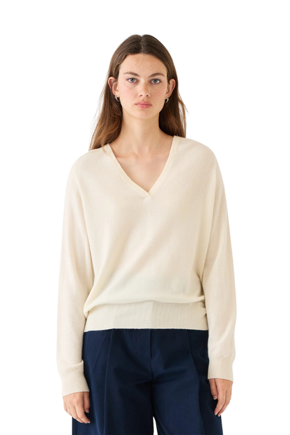 Leighton Cashmere Sweater in Ivory