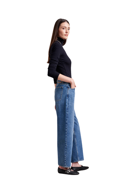 Marilyn Mid-Rise Barrel Jean in Max
