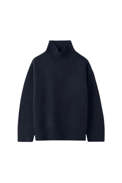 Boyfriend Turtleneck in Navy