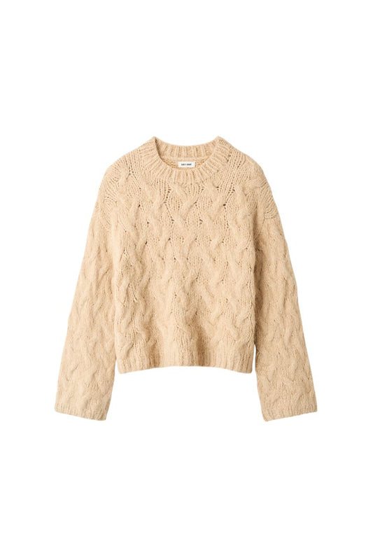Chunky Cable Knit in Light Camel