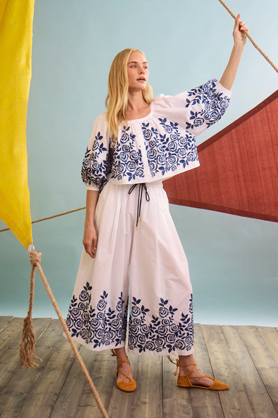 Marie Top in White Rose Fence