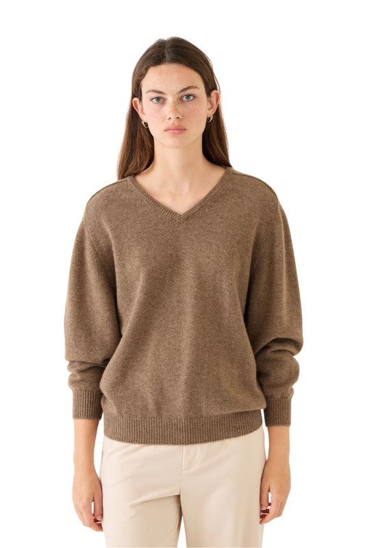 Jovie Cashmere Sweater in Non-Dye Beige
