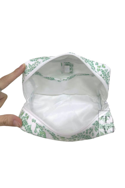 Luxe Gloss Wash Bag Medium in All Heart Kelly Green