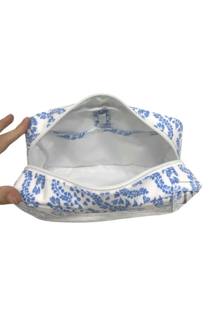 Luxe Gloss Wash Bag Large in All Heart Blue