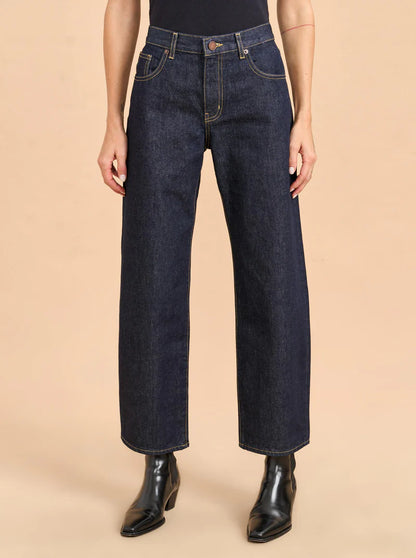 Marilyn Mid-Rise Barrel Jean in Colin