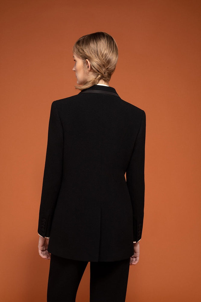 
            
                Load image into Gallery viewer, Resolute Everyday Blazer in Black
            
        